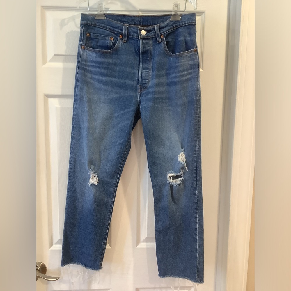 Levi’s 501 Women’s Front Buttons Fly Distressed Jeans W30 L26